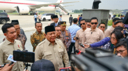 Presiden Prabowo Subianto memberikan keterangannya kepada awak media di Pangkalan TNI AU Halim Perdanakusuma, Jakarta, pada Rabu, 16 Juli 2025