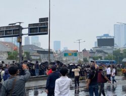 Demo DPR Ricuh, Legislator Buka Suara