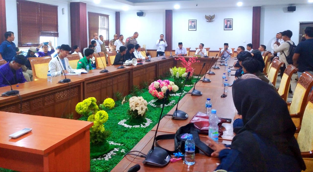 Dialog Konstruktif BEM SI dengan Wali Kota Batam