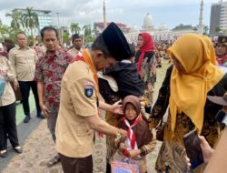 105.670 Setel Seragam Gratis untuk Siswa