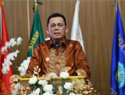 Gubernur Ansar Hadiri Wisuda Universitas Batam