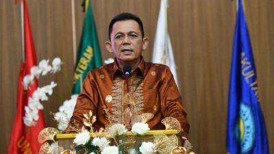 Gubernur Ansar Hadiri Wisuda Universitas Batam