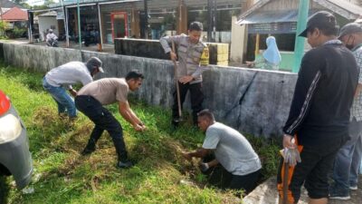 Polres Lingga Gotong royong Antisipasi Banjir