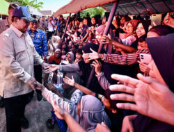 Prabowo 12 Jam Kelilingi 3 Provinsi Bencana