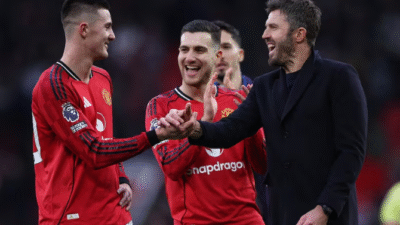 CARRICK GILA! Man United Tembus TOP 4