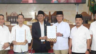 DPRD Batam Sahkan Perda Adminduk