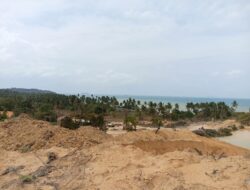 Tambang Pasir di Teluk Mata Ikan