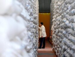 Prabowo Sidak Gudang Bulog Magelang