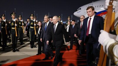 Trump Dicueki, Putin Disambut Meriah