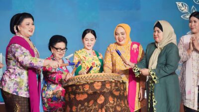Semangat Berkebaya di BP Batam