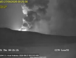 Gunung Krakatau berstatus Level III (Siaga)