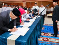 Amsakar Lantik Ratusan Pejabat, Khusus Kepala Sekolah: “Program Gratis, Jangan Ada Pungli Sedikit Pun!”