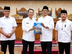 Amsakar Sampaikan RAPBD 2027 Rp4,86 Triliun