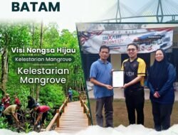 UiTM Malaysia dan Kecamatan Nongsa Bersatu Lestarikan Mangrove